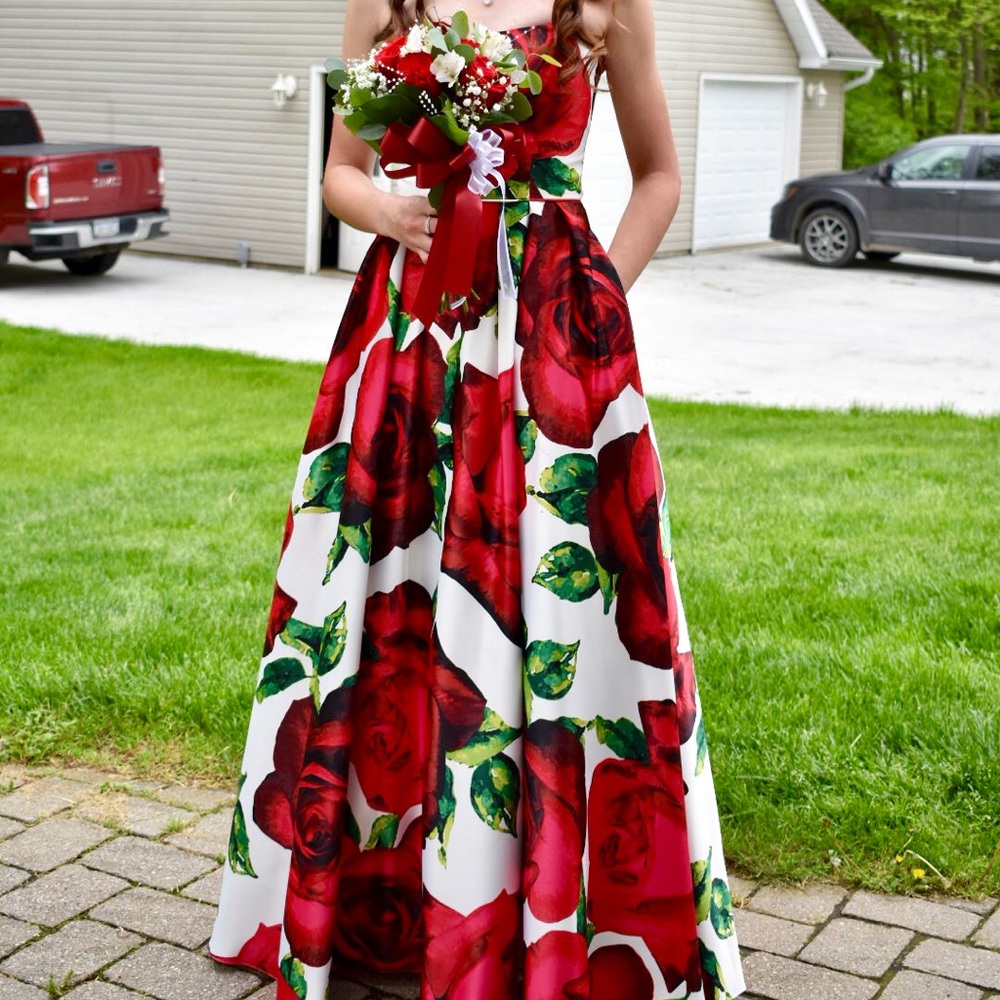 Blondie Nites floral prom dress